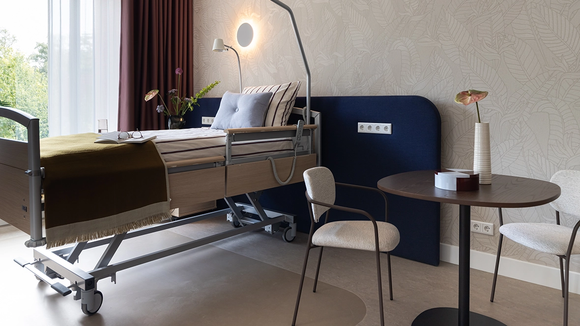 Joods Hospice Immanuel - slaapkamer met Marmoleum vloer